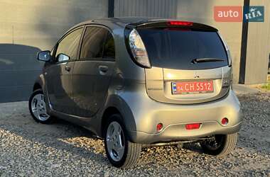 Хэтчбек Mitsubishi i-MiEV 2011 в 