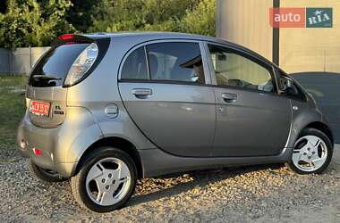 Хэтчбек Mitsubishi i-MiEV 2011 в 