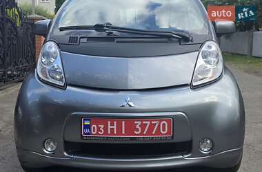 Хэтчбек Mitsubishi i-MiEV 2013 в 