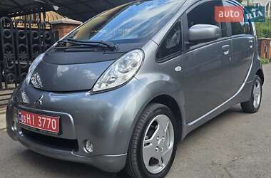 Хэтчбек Mitsubishi i-MiEV 2013 в 
