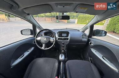 Хэтчбек Mitsubishi i-MiEV 2011 в 