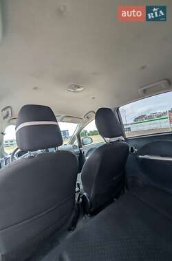 Хэтчбек Mitsubishi i-MiEV 2011 в 