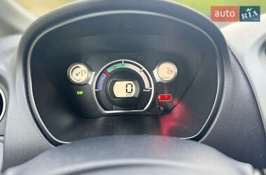 Хэтчбек Mitsubishi i-MiEV 2011 в 