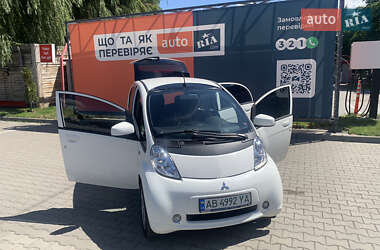 Хэтчбек Mitsubishi i-MiEV 2015 в 