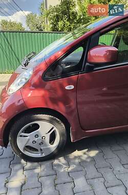 Хэтчбек Mitsubishi i-MiEV 2015 в 