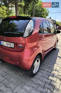 Хэтчбек Mitsubishi i-MiEV 2015 в 