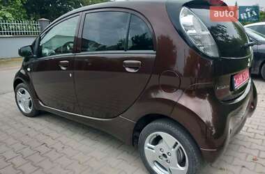 Хэтчбек Mitsubishi i-MiEV 2016 в 