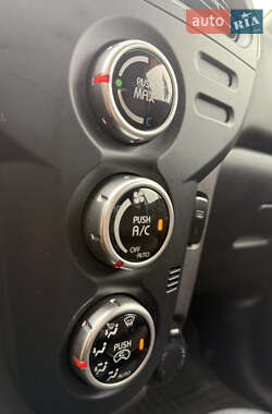 Хэтчбек Mitsubishi i-MiEV 2014 в 