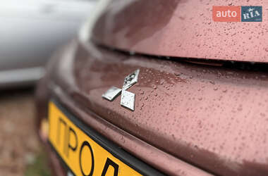 Хэтчбек Mitsubishi i-MiEV 2014 в 