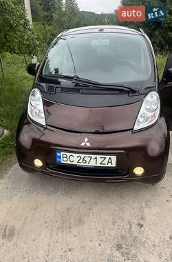 Хэтчбек Mitsubishi i-MiEV 2017 в 