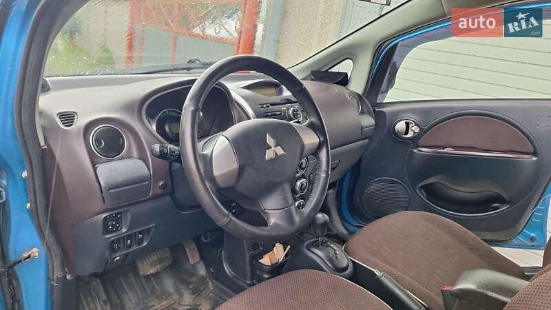 Хэтчбек Mitsubishi i-MiEV 2012 в Черновцах фото 15 Хэтчбек Mitsubishi i-MiEV 2012 в Черновцах