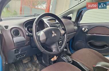 Хэтчбек Mitsubishi i-MiEV 2012 в 