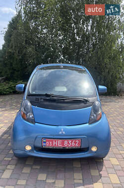 Хэтчбек Mitsubishi i-MiEV 2011 в 