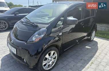 Хэтчбек Mitsubishi i-MiEV 2011 в 