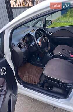 Хэтчбек Mitsubishi i-MiEV 2014 в 