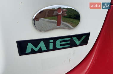 Хэтчбек Mitsubishi i-MiEV 2010 в 