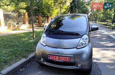 Хэтчбек Mitsubishi i-MiEV 2013 в 