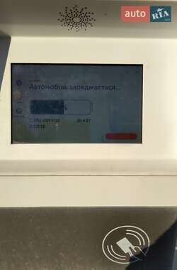 Хэтчбек Mitsubishi i-MiEV 2013 в 