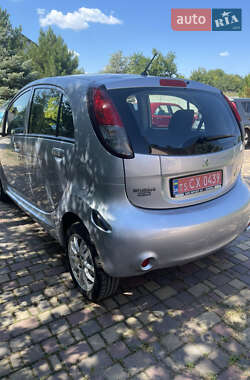 Хэтчбек Mitsubishi i-MiEV 2011 в 