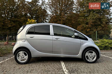 Хэтчбек Mitsubishi i-MiEV 2015 в 