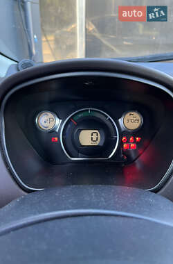 Хэтчбек Mitsubishi i-MiEV 2011 в 
