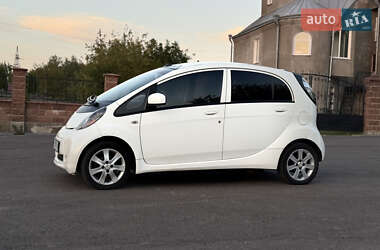 Хэтчбек Mitsubishi i-MiEV 2011 в 