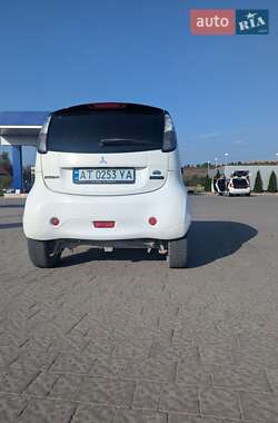 Хэтчбек Mitsubishi i-MiEV 2011 в 