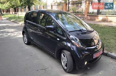 Хэтчбек Mitsubishi i-MiEV 2012 в 