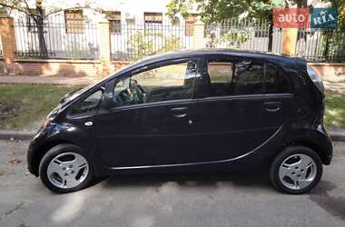 Хэтчбек Mitsubishi i-MiEV 2012 в 