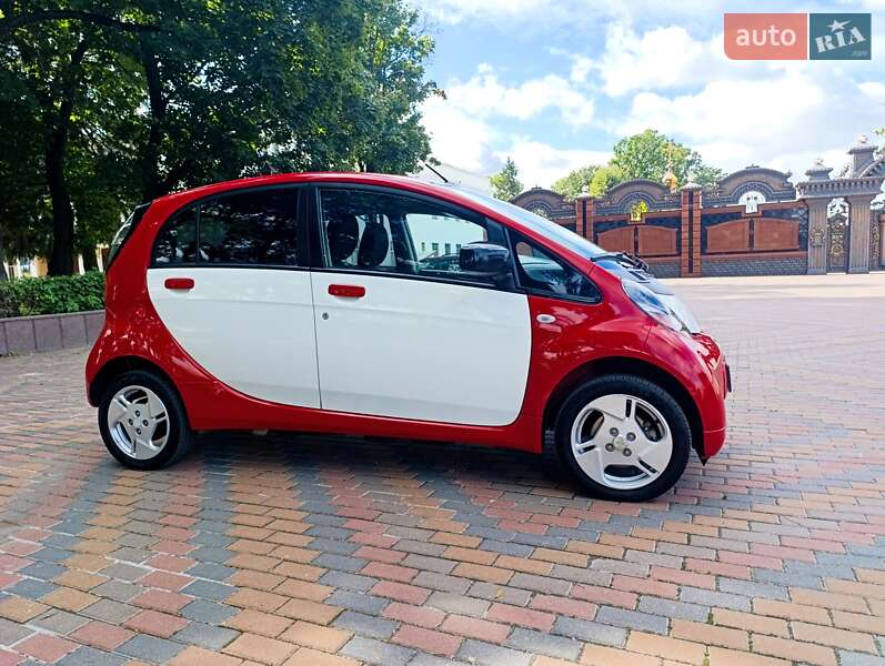 Хэтчбек Mitsubishi i-MiEV 2011 в Звягеле