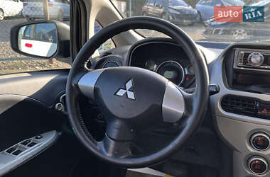 Хетчбек Mitsubishi i-MiEV 2010 в 