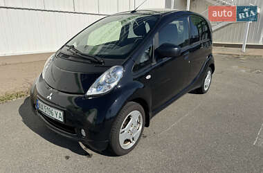 Хэтчбек Mitsubishi i-MiEV 2015 в 
