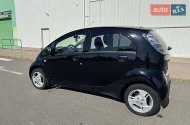 Хэтчбек Mitsubishi i-MiEV 2015 в 