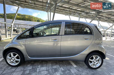 Хэтчбек Mitsubishi i-MiEV 2011 в 