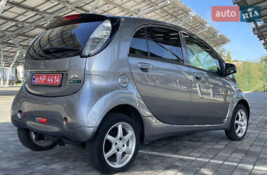 Хэтчбек Mitsubishi i-MiEV 2011 в 