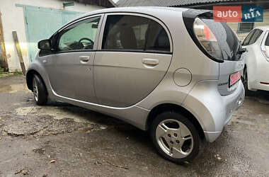 Хэтчбек Mitsubishi i-MiEV 2013 в 
