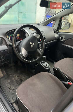 Хэтчбек Mitsubishi i-MiEV 2013 в 