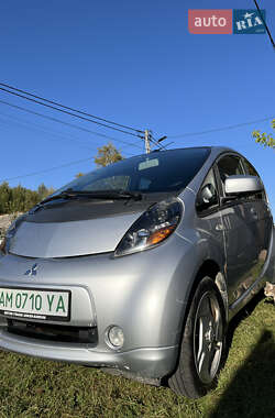 Хэтчбек Mitsubishi i-MiEV 2011 в 