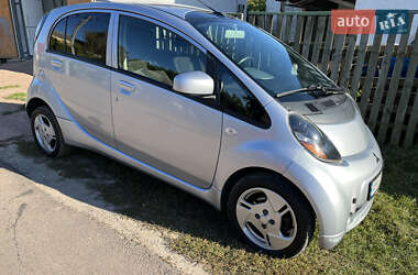 Хэтчбек Mitsubishi i-MiEV 2011 в 