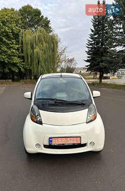 Хэтчбек Mitsubishi i-MiEV 2010 в 