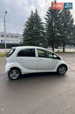 Хэтчбек Mitsubishi i-MiEV 2010 в 