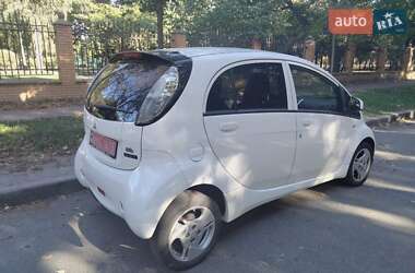 Хэтчбек Mitsubishi i-MiEV 2016 в 