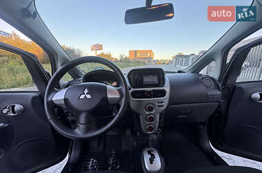 Хэтчбек Mitsubishi i-MiEV 2012 в 