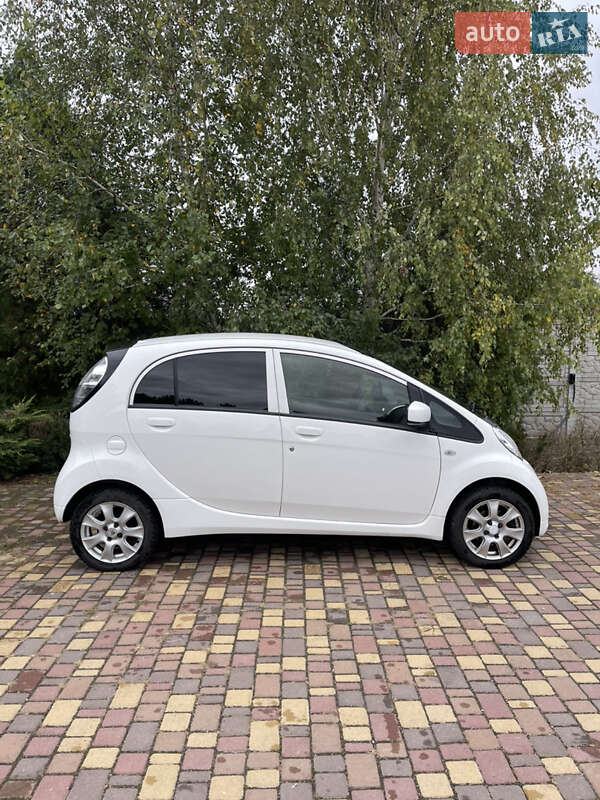 Хэтчбек Mitsubishi i-MiEV 2015 в Днепре
