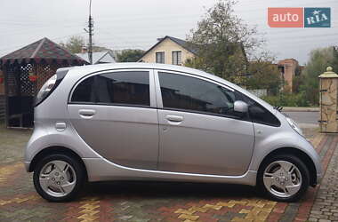 Хэтчбек Mitsubishi i-MiEV 2014 в 