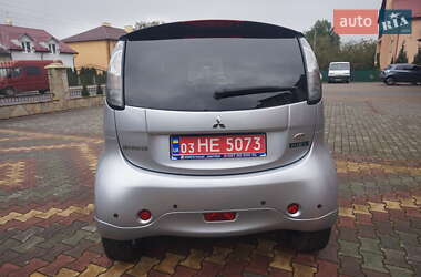 Хэтчбек Mitsubishi i-MiEV 2014 в 