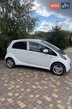 Хэтчбек Mitsubishi i-MiEV 2011 в 