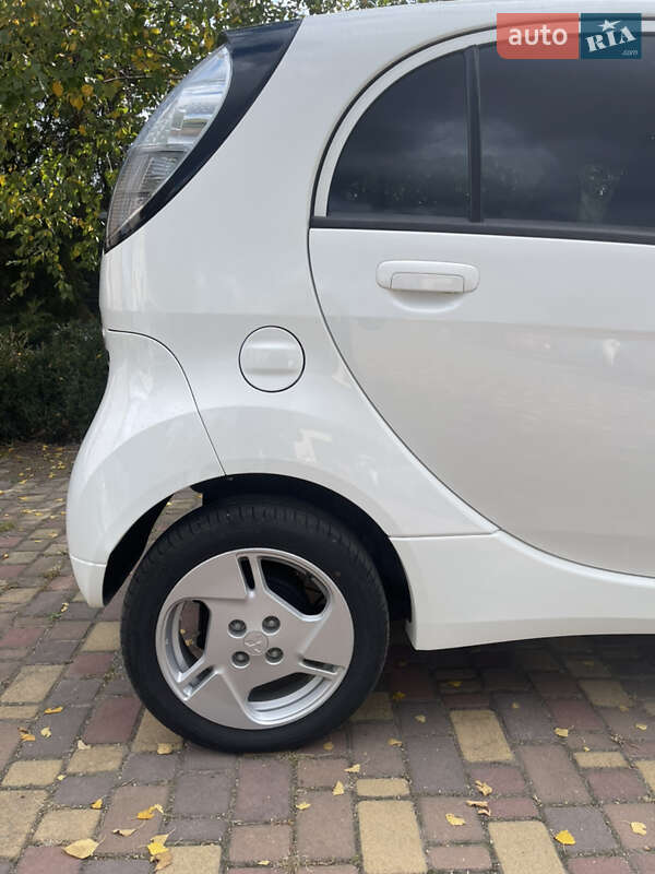 Хэтчбек Mitsubishi i-MiEV 2011 в Днепре