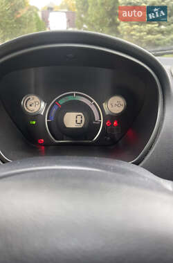 Хэтчбек Mitsubishi i-MiEV 2011 в 