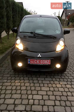 Хэтчбек Mitsubishi i-MiEV 2011 в 